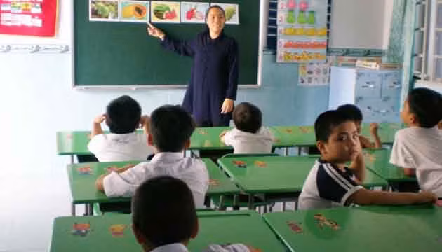 Một buổi học của nhóm trẻ em chậm phát triển trí tuệ tại nhà trường.