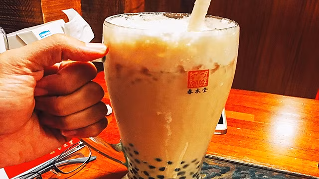 Uống trà sữa ở Đài Loan