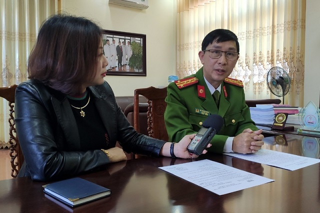 Đại diện lãnh đạo Công an Lai Châu cung cấp thông tin cho cơ quan báo chí.