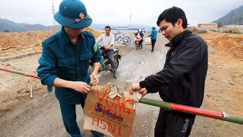 Hà Giang lập chốt khoanh vùng ổ dịch H5N1.