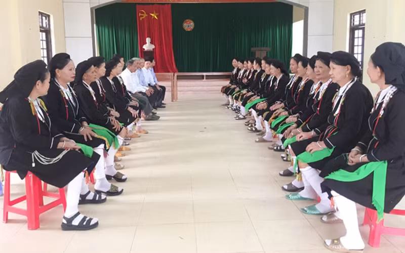 Một buổi giao lưu hát soọng cô tại câu lạc bộ soọng cô ở huyện Tam Đảo.