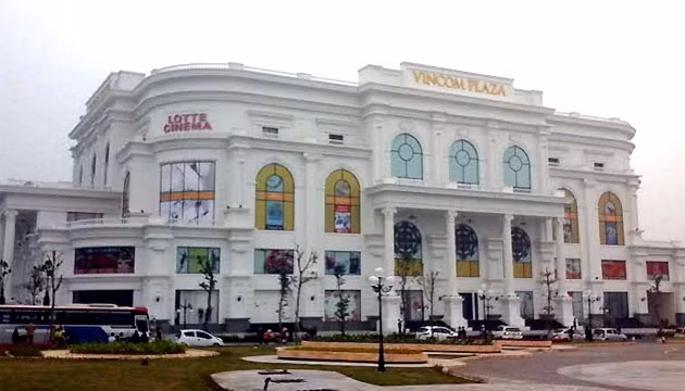 Trung tâm thương mại và giải trí Vincom Plaza Việt Trì.