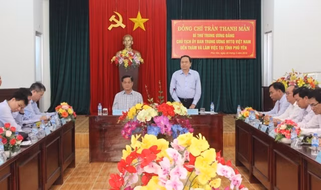 Đồng chí Trần Thanh Mẫn làm việc tại Phú Yên 