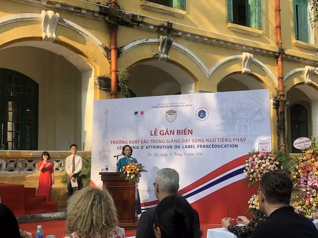 Trường THPT Chu Văn An được gắn nhãn hiệu Trường có chất lượng xuất sắc về giảng dạy tiếng Pháp