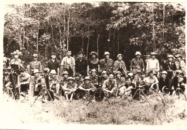 Đại đội pháo cối 82 mm gồm các cán bộ, nhân viên của Ban THT.Ư Cục đã nhiều lần pháo kích sân bay địch ở Thiện Ngôn. Ảnh tư liệu