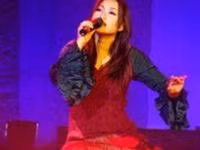 Ca sĩ Khánh Linh cùng ca sĩ
Trọng Tấn sẽ là đại diện của
Việt Nam trong chương trình
“Vì một thế giới hòa bình”.