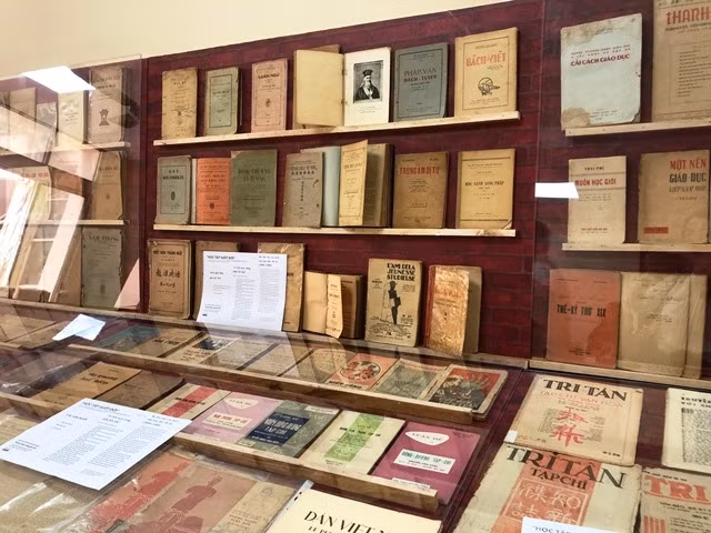 Trưng bày “Học tập suốt đời nhìn từ xuất bản nửa đầu thế kỷ 20” giới thiệu một số di sản của các học giả, các nhà giáo, các nhà tư tưởng và hoạt động xã hội tại Bộ GD-ĐT