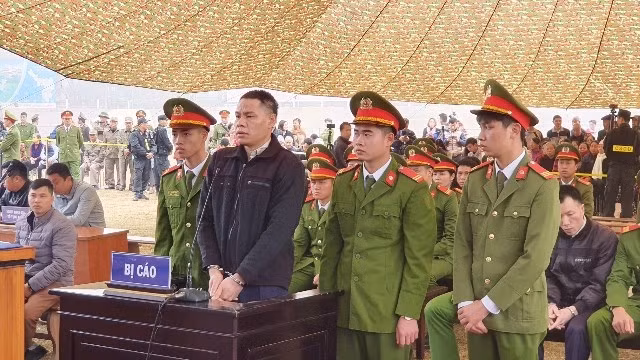 “Ông trùm” Vì Văn Toán tại phiên tòa sáng nay.
