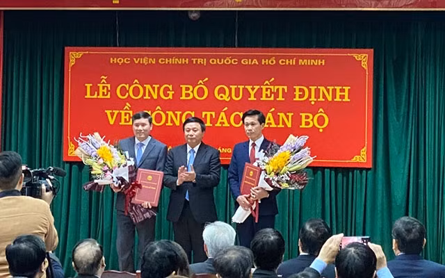 Chuẩn y các quyết định của Ban Bí thư về công tác cán bộ