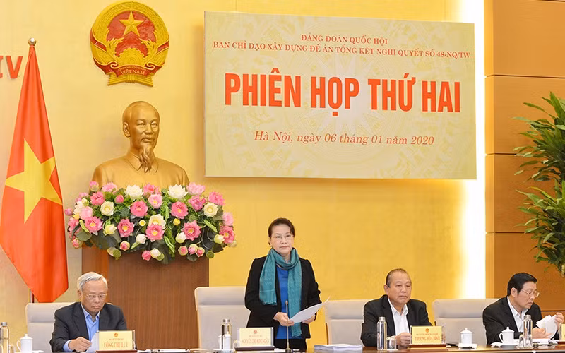 Đồng chí Nguyễn Thị Kim Ngân, Ủy viên Bộ Chính trị, Bí thư Đảng đoàn Quốc hội, Chủ tịch Quốc hội, Trưởng ban Chỉ đạo chủ trì phiên họp. (ẢNH: QUOCHOI.VN)