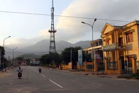 Những khu phố khang trang ở huyện Minh Long (Quảng Ngãi).