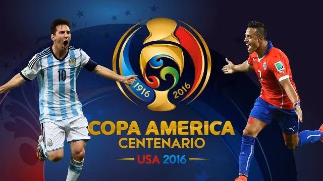 Chile của A. Sanchez (phải) đánh bại Argentina của L. Messi.