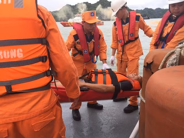 Cận cảnh công tác cứu hộ, cứu nạn trên biển 