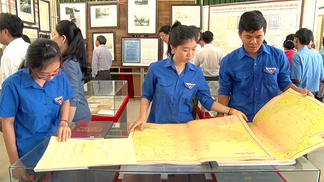 Triển lãm thu hút đông đảo lực lượng đoàn viên, thanh niên tới tham quan và tìm hiểu.