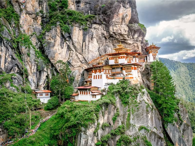Bhutan được mệnh danh là một trong những điểm đến du lịch hàng đầu năm 2020. Ảnh: Khanthachai C / Shutterstock.