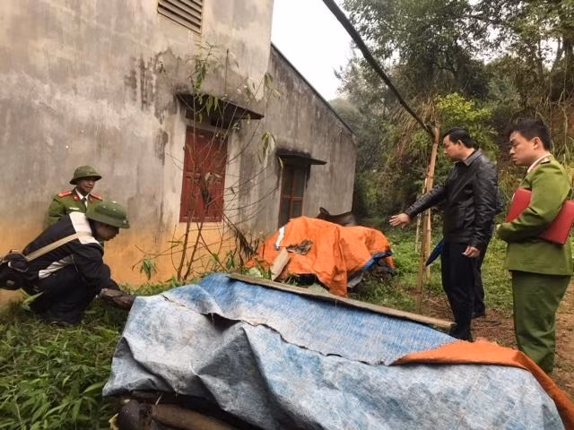 Công an tỉnh Lạng Sơn đang khám nghiệm hiện trường vụ án mạng.