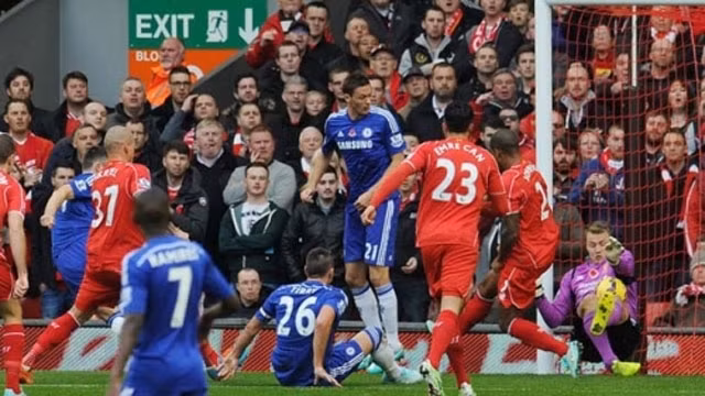 Chelsea được công nhận bàn thắng nhờ công nghệ goal-line.