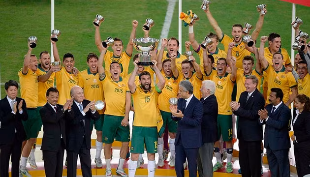 ĐT Australia trên bục vinh quang. (ảnh: Asian Cup 2015)