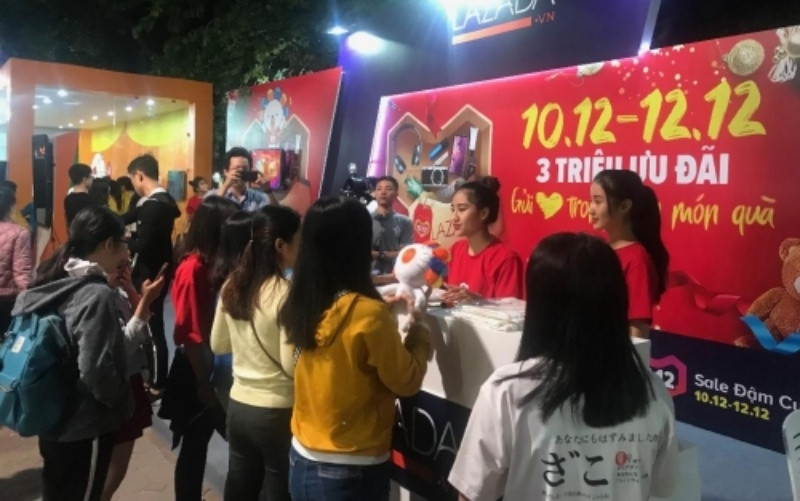 Năm 2018 thị trường thương mại điện tử Việt Nam tăng trưởng toàn diện đạt hơn 30%/năm. (ảnh internet)
