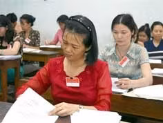 Chấm thi môn Văn ở<br>Trường ĐH Sư phạm.