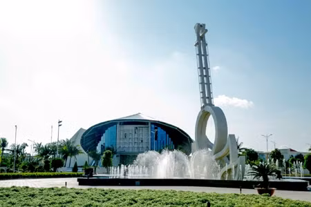 Một góc Quảng trường Hùng Vương. Ảnh: NAM NHẬT