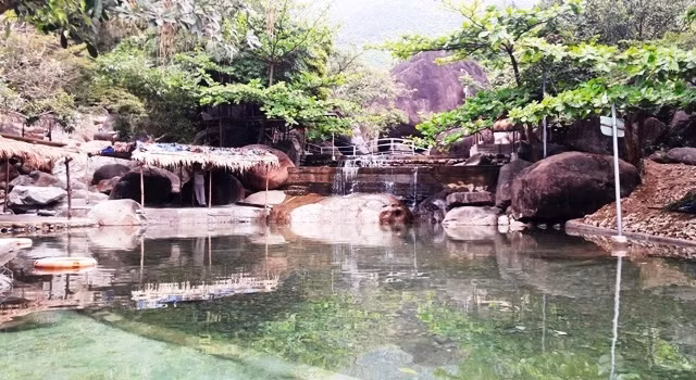 Một phần khu du lịch Thủy Lâm Viên (Đà Nẵng).