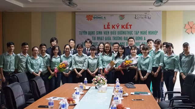 Những sinh viên ngành Điều dưỡng đầu tiên của ĐH Đông Á tham gia chương trình thực tập sinh tại Nhật Bản.