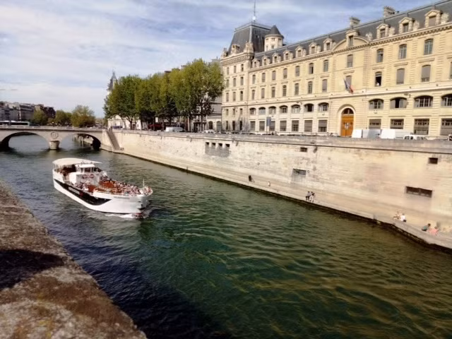 Sắc màu Paris
