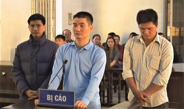 Các bị cáo tại phiên tòa.