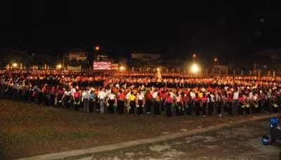 Cẩn trọng khi xác lập kỷ lục về màn đại xòe lớn nhất thế giới