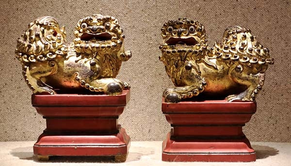 Nghê thếp vàng
