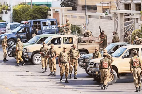 Lực lượng an ninh Pa-ki-xtan được tăng cường tại nhiều thành phố. Ảnh PAN