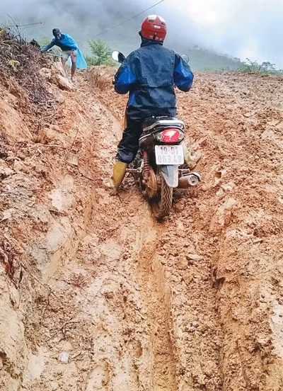 Đường đến Trường tiểu học Kim Bon.