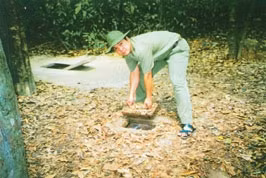 Lối xuống địa đạo Củ Chi.