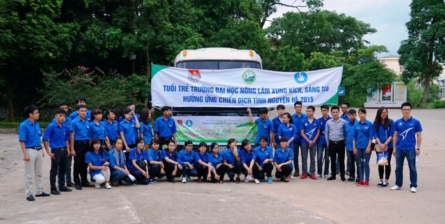5 giờ 30 phút, đoàn đã khởi hành từ ĐH Nông Lâm. 
