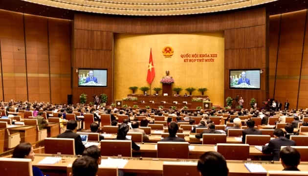 Năm 2016: Bội chi ngân sách 4,95%, tăng lương 5% 