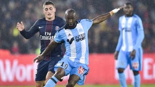 Cú trượt chân của PSG trước O.M đã tạo đà cho AS Monaco vượt lên. (Ảnh: Ligue1.com)