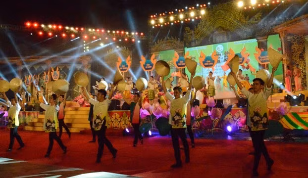 Các tiết mục văn nghệ khai mạc Ngày hội Văn hóa, thể thao và du lịch đồng bào Khmer Nam Bộ.