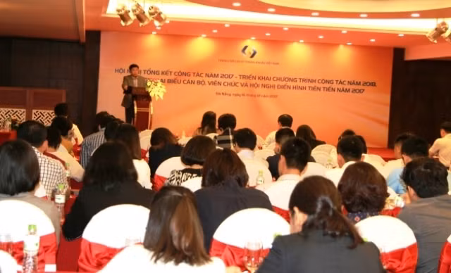 Ông Dương Ngọc Tuấn báo cáo kết quả công tác năm 2017.