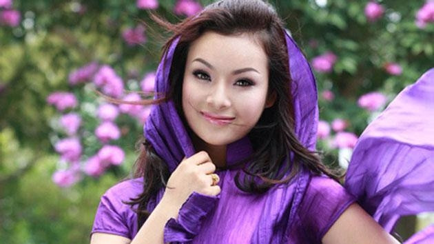 Ca sĩ Tân Nhàn.
