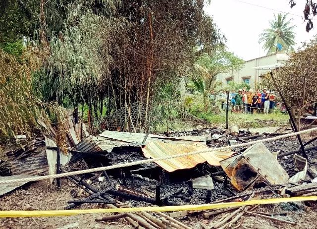 Hiện trường sau vụ hỏa hoạn ở ấp Cơi Năm B khiến hai mẹ con tử vong.
