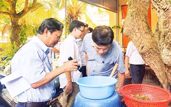 Lãnh đạo Sở Y tế Hà Nội kiểm tra công tác phòng, chống dịch sốt xuất huyết tại huyện Thường Tín, Hà Nội.
