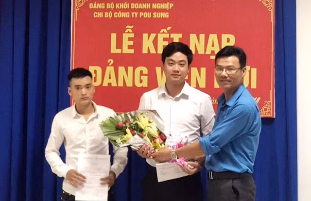 Lễ kết nạp đảng viên mới tại Chi bộ Công ty Pou Sung Việt Nam.