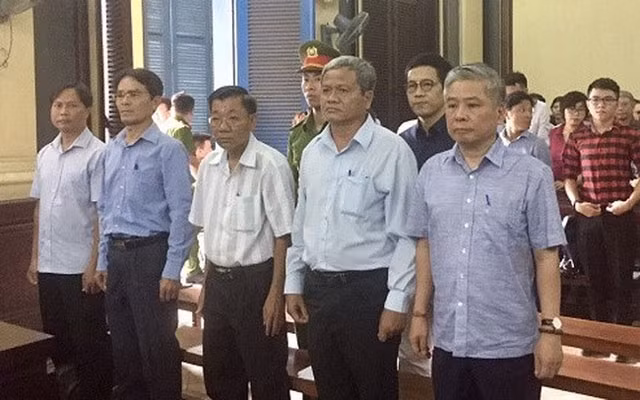 Các bị cáo tại phiên tòa.