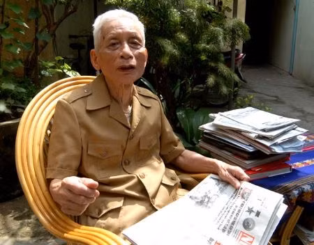 Nhà báo Hoàng Tùng.