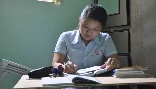 Tân thủ khoa Lương Thùy Vy.