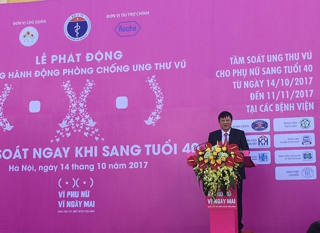 Thứ trưởng Bộ Y tế Nguyễn Viết Tiến phát động chiến dịch “tầm soát ung thư vú ngay khi sang tuổi 40”.