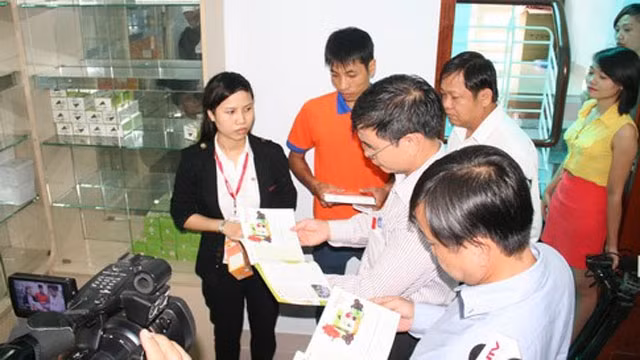 Bộ Y tế kiểm tra tại Công ty Bảo Khang, ngày 4-8.