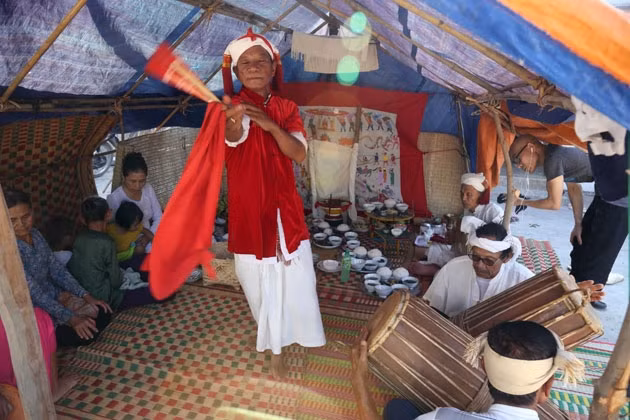 Một buổi lễ truyền thống mừng năm mới của người Chăm tại làng Mỹ Nghiệp, Ninh Thuận. Ảnh: Hội đồng Anh cung cấp.