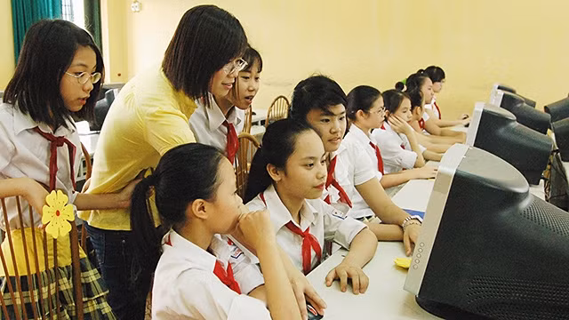Năm học 2017-2018, sẽ tạm dừng các cuộc thi Toán, tiếng Anh qua mạng.